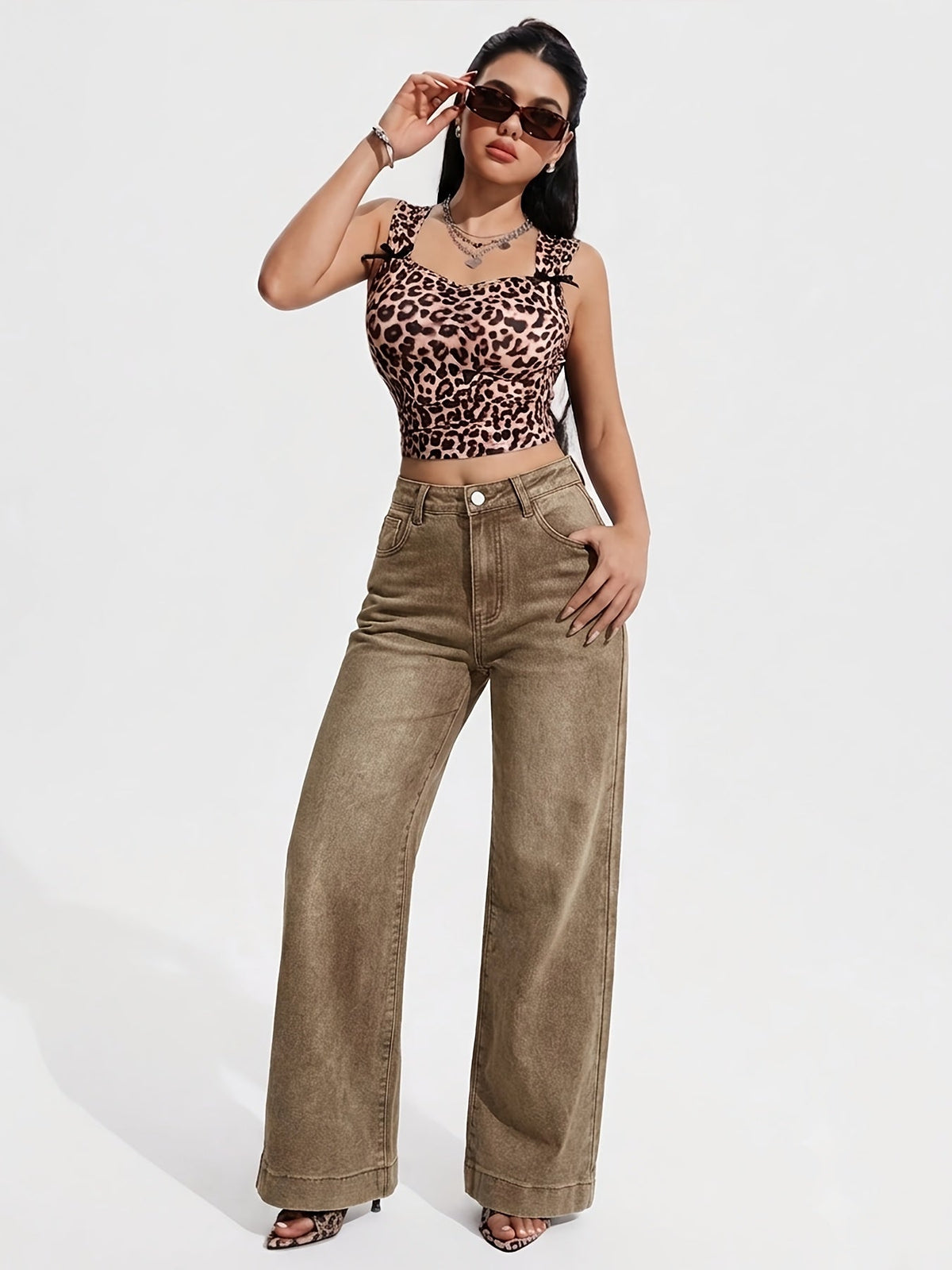 Women's Brown Vintage Wash Flare Jeans with High Waist, Five-Pocket Design and Wide Hem