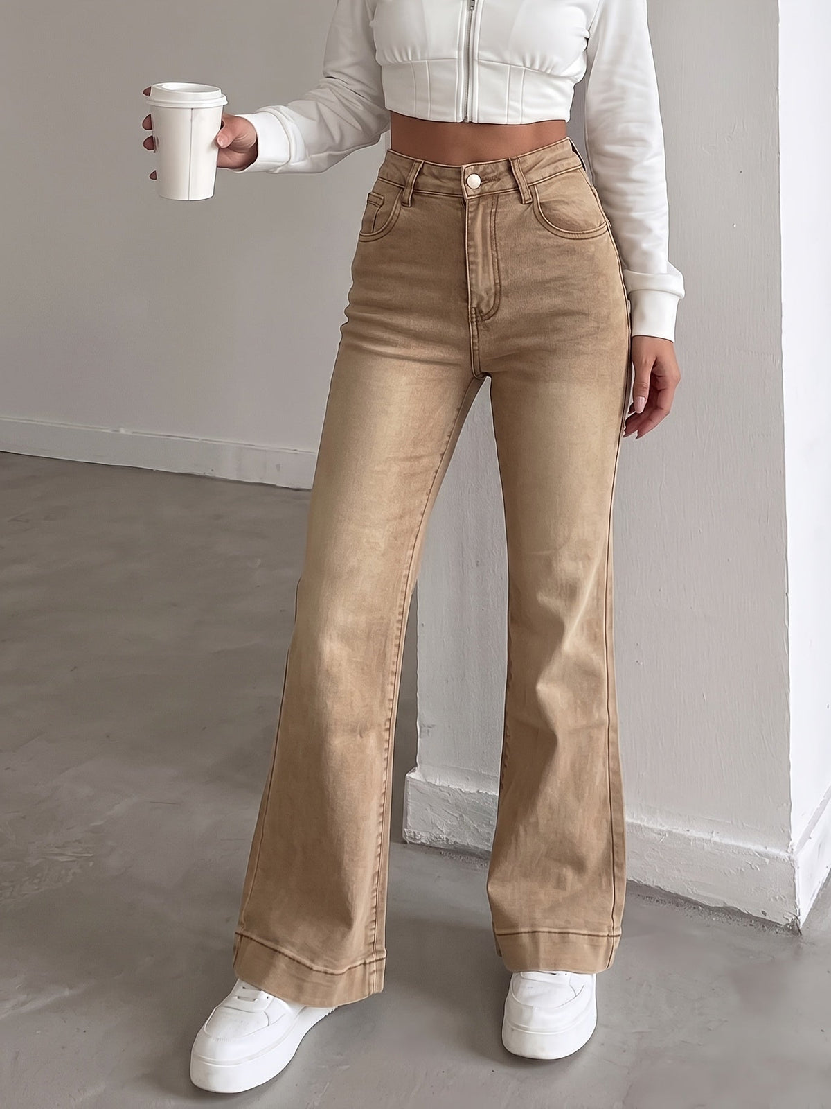 Women's Brown Vintage Wash Flare Jeans with High Waist, Five-Pocket Design and Wide Hem