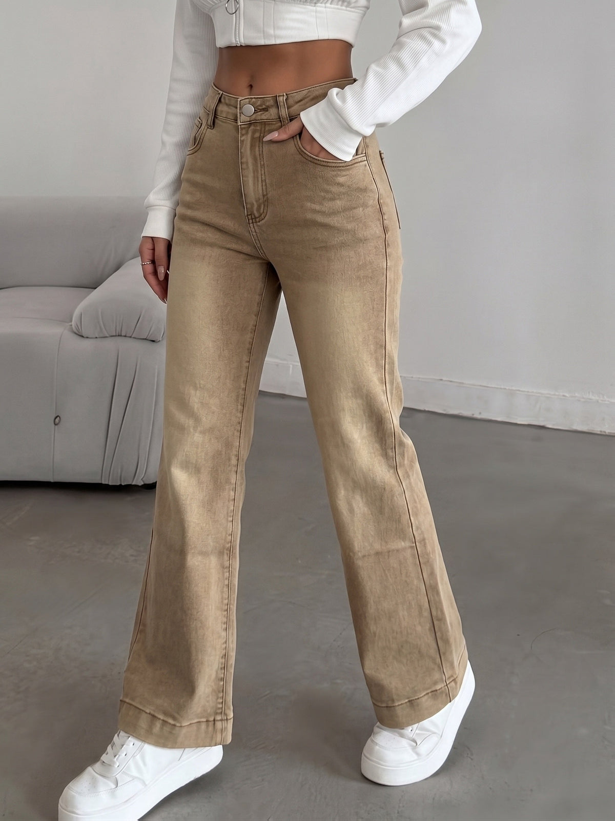 Women's Brown Vintage Wash Flare Jeans with High Waist, Five-Pocket Design and Wide Hem