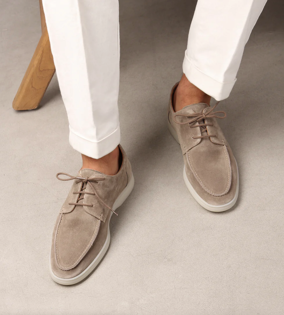 Men's Suede Lace-Up Shoes with Apron Toe and Contrast Sole