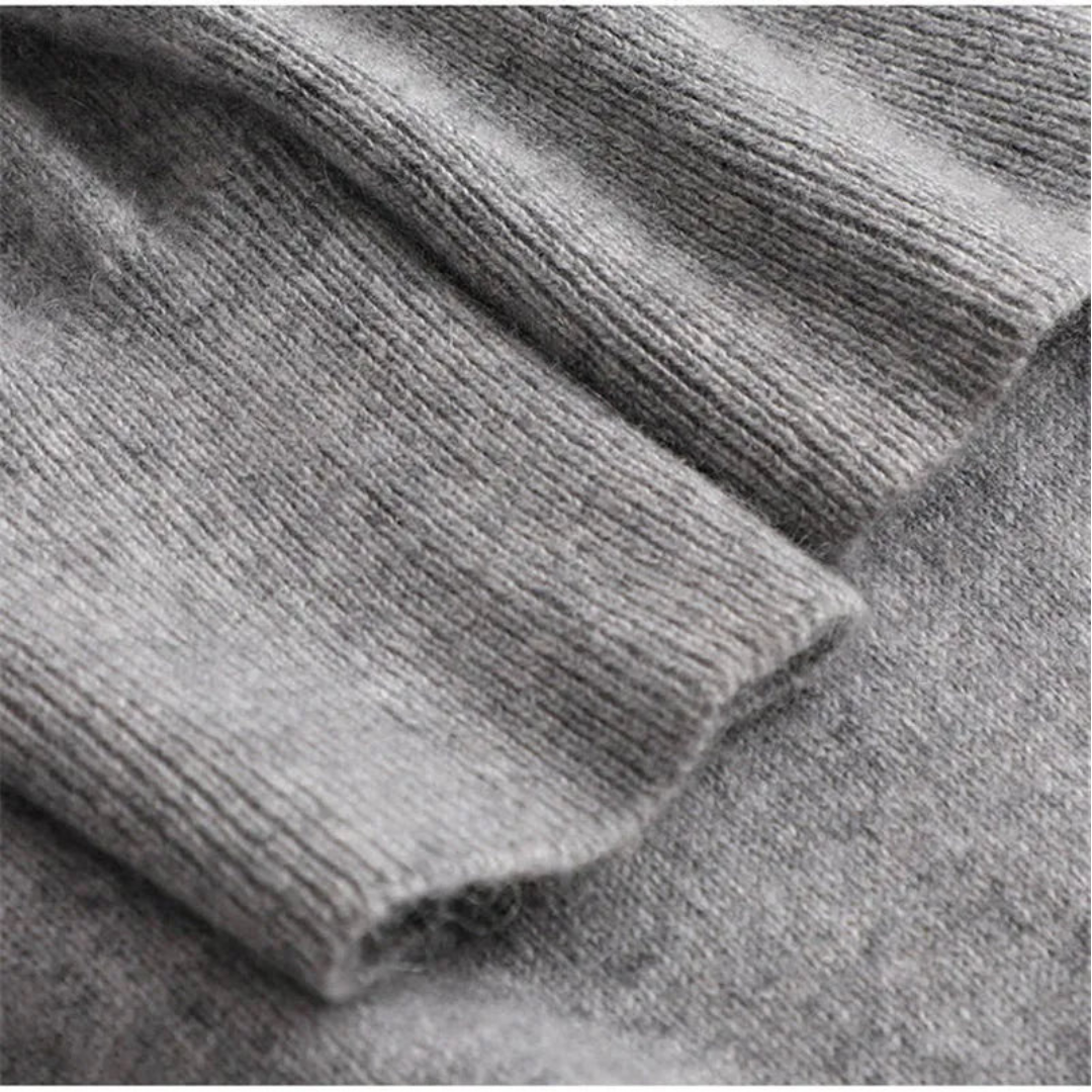 Men's Classic Knitted Sweater with Round Neck